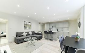 Chic Apartment By Hyde Park